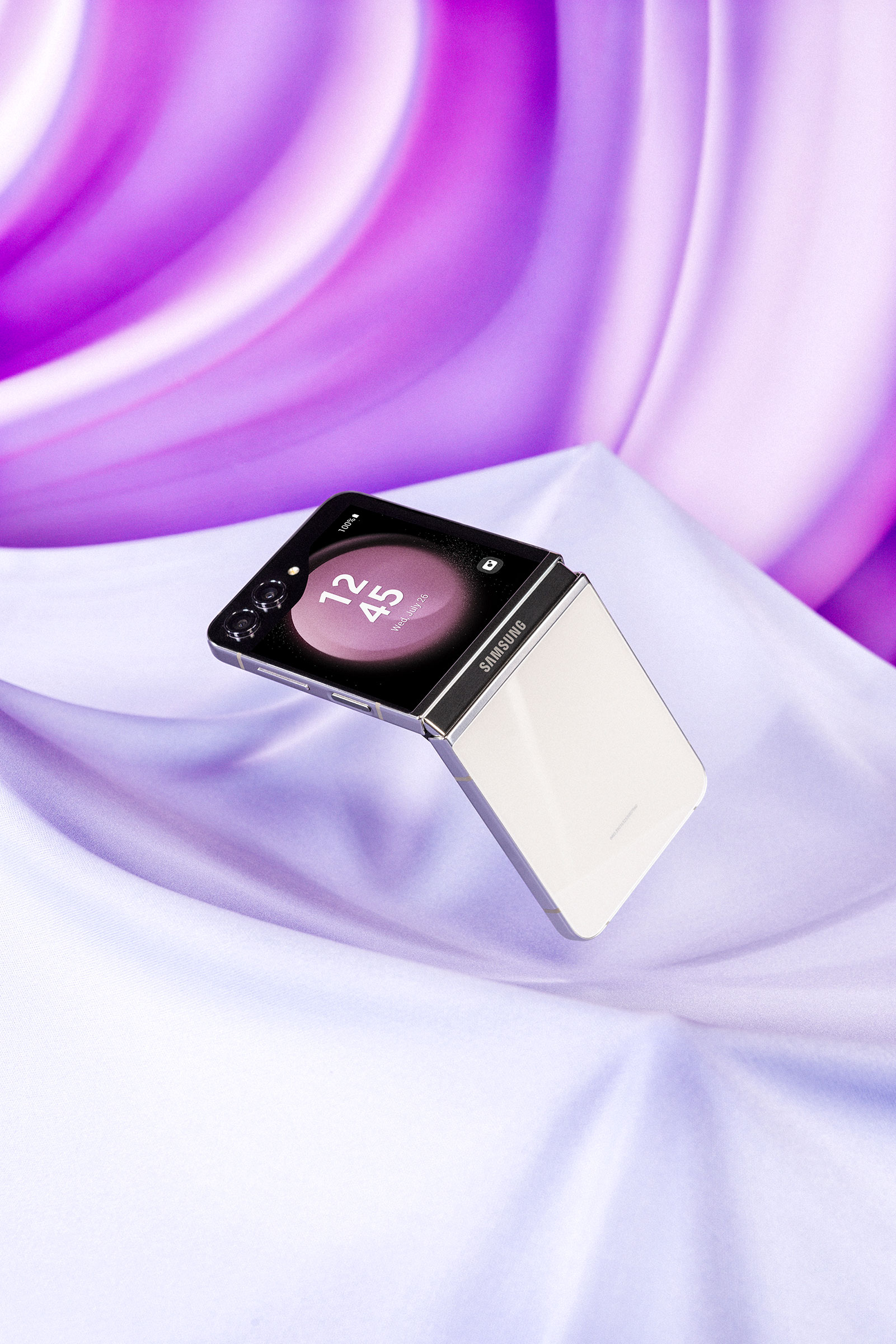 Image Samsung Galaxy Z Flip5&mdash;Photo: Elizabeth Renstrom for TIME